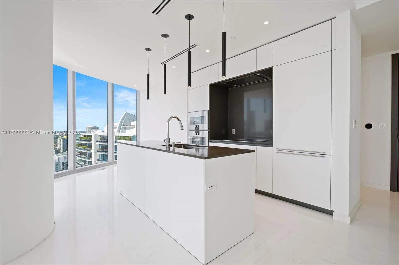 300 Biscayne Boulevard Way # 5207W, Miami, FL 33131 photo 12