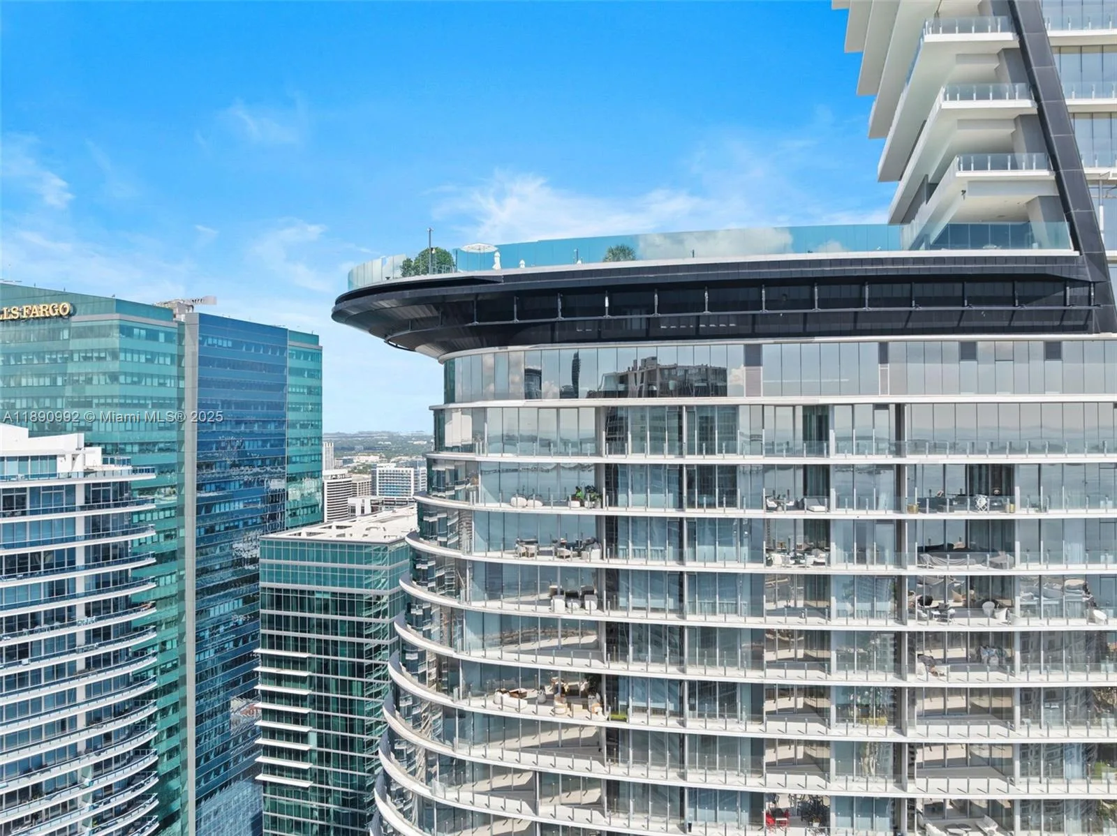 300 Biscayne Boulevard Way # 5207W, Miami, FL 33131 photo 4