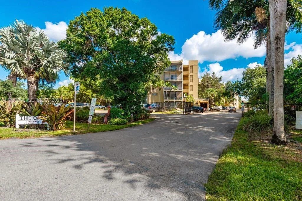 4111 Stirling Rd # 308, Dania Beach, FL 33314