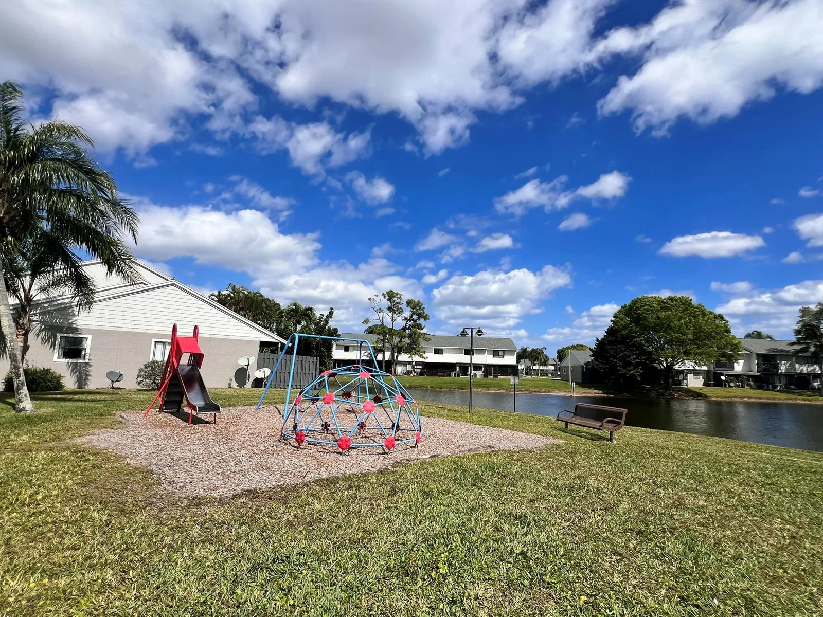 2606 CANALSIDE Drive, FL 33463 photo 8