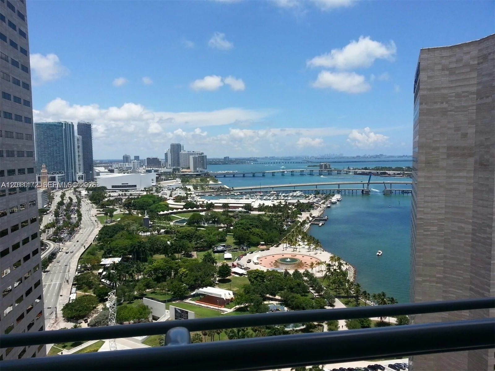 325 S Biscayne Blvd # 3120, Miami, FL 33131