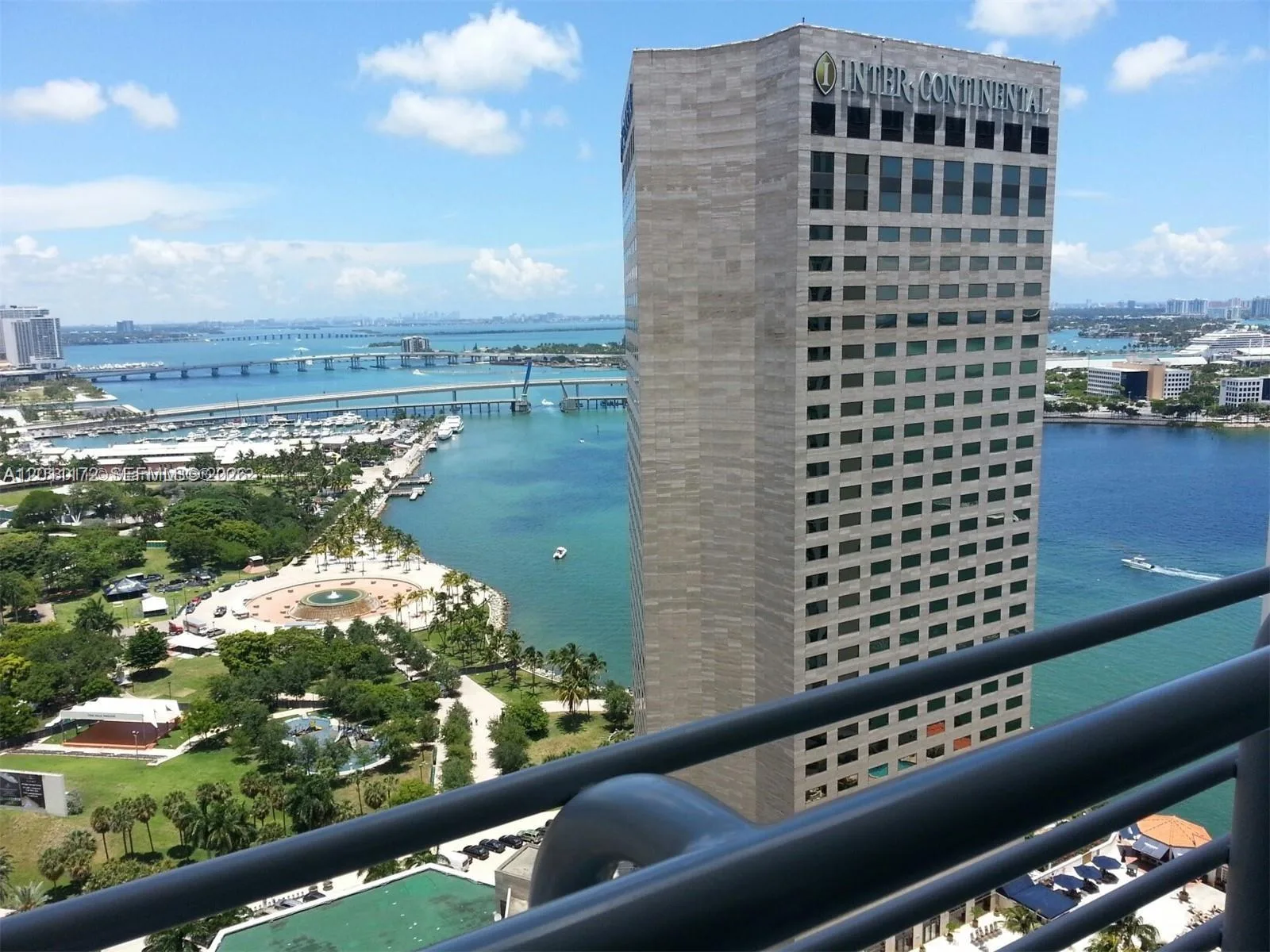 325 S Biscayne Blvd # 3120, Miami, FL 33131 photo 2