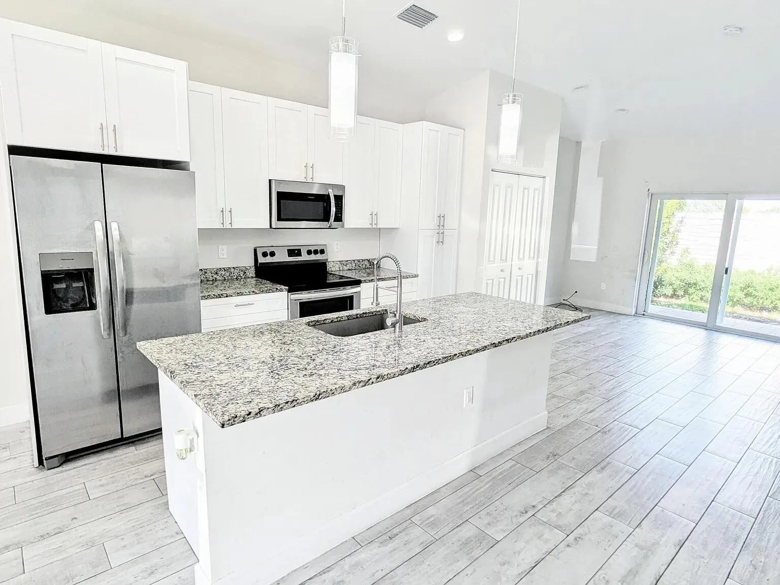 1562 W 26th Court, Riviera Beach, FL 33404