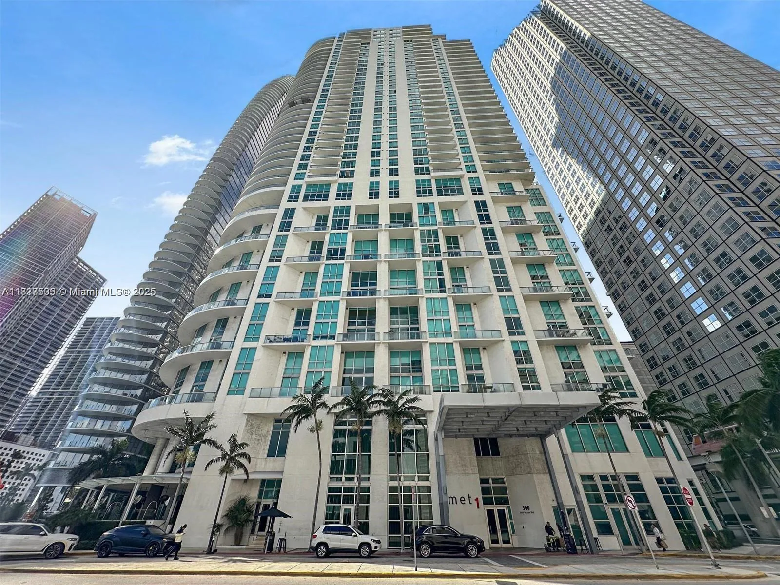 300 S Biscayne Blvd # T-1802, Miami, FL 33131