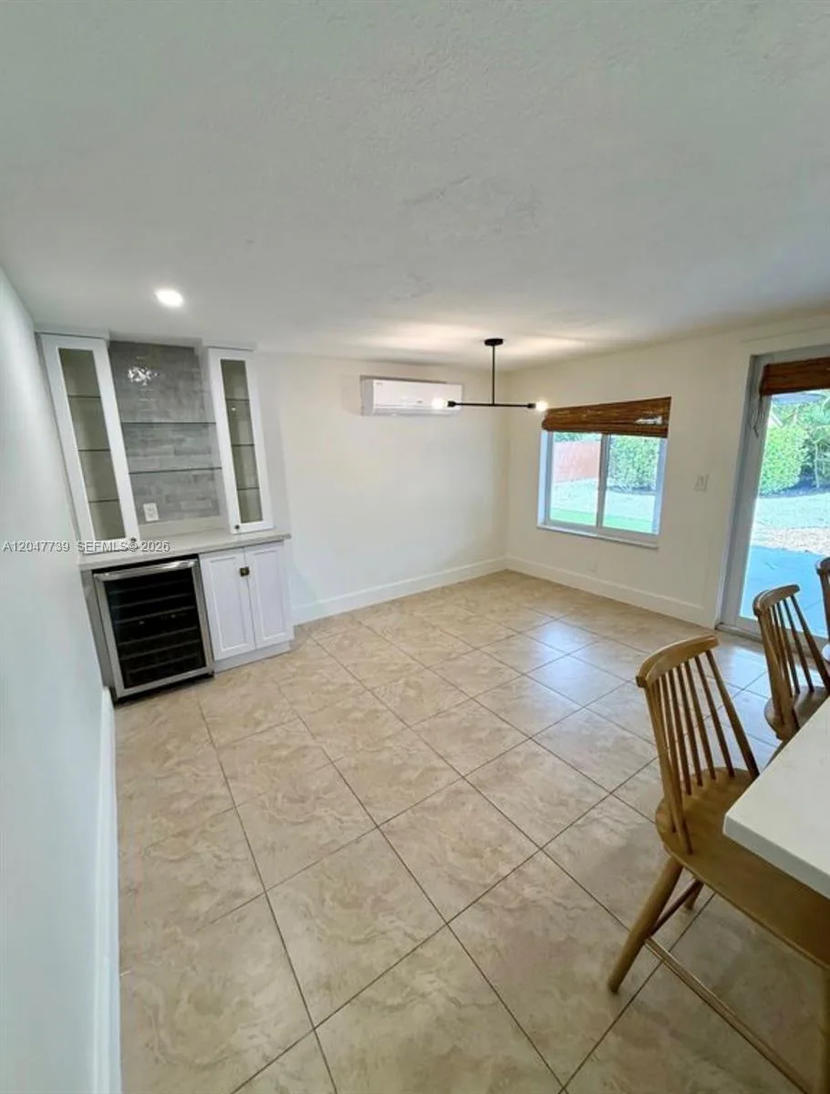 670 E 58th St, Hialeah, FL 33013 photo 4