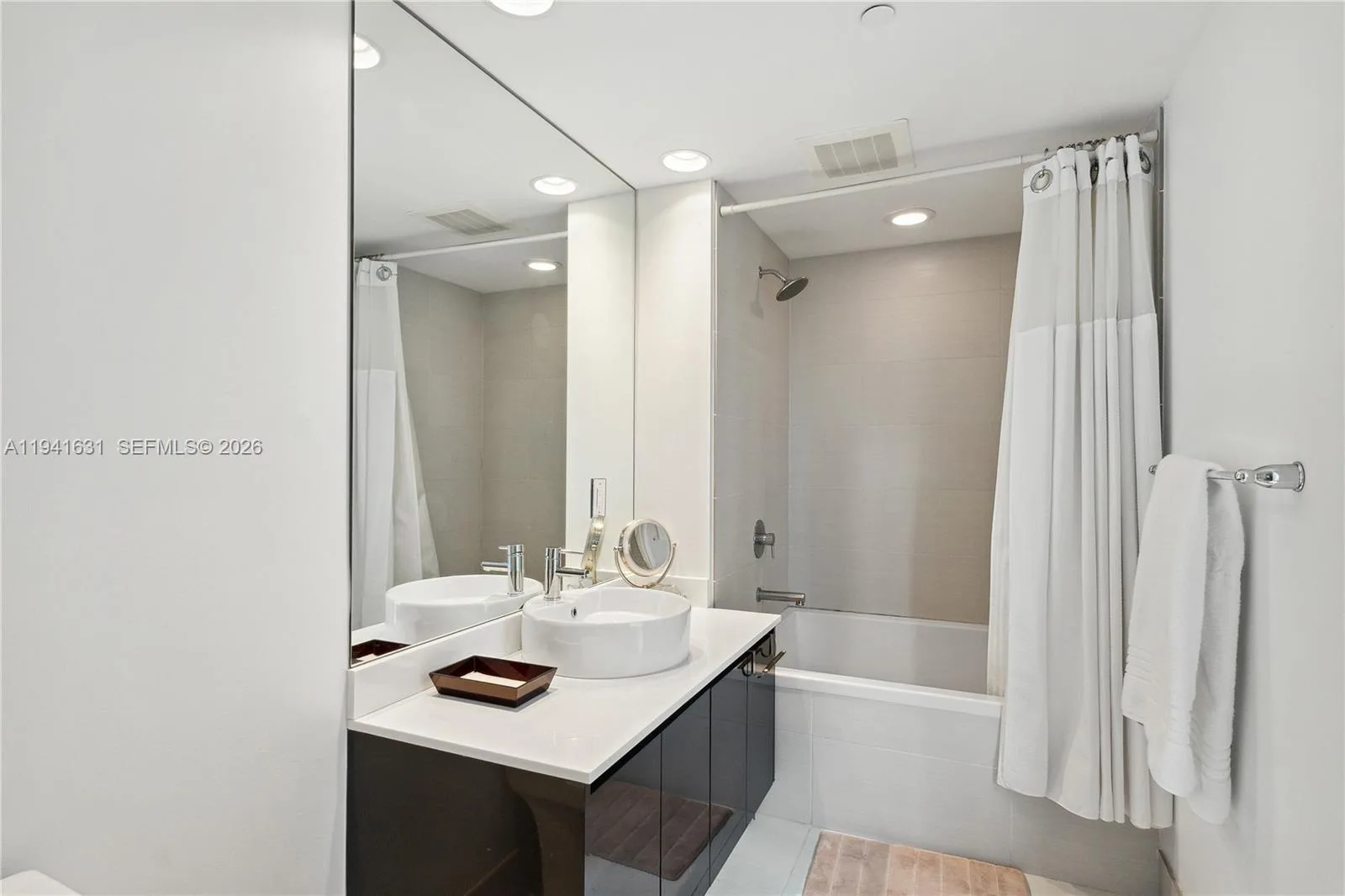 31 SE 6 # 2007, Miami, FL 33131 photo 13