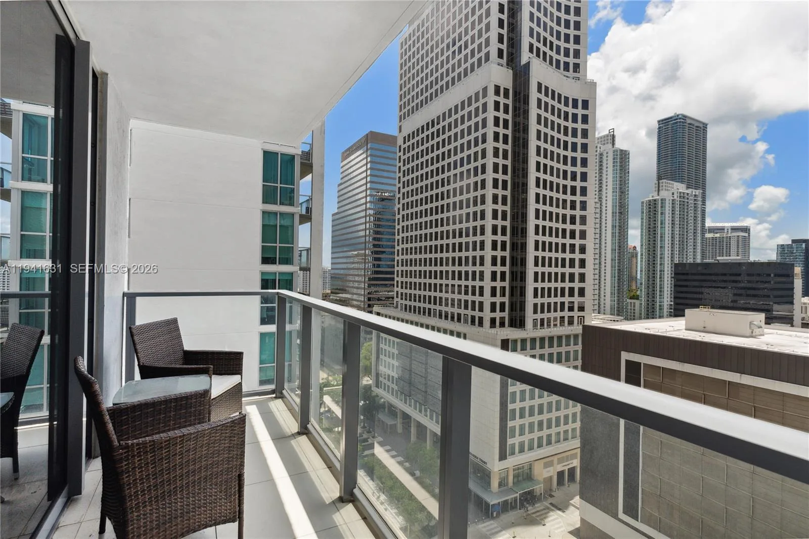 31 SE 6 # 2007, Miami, FL 33131 photo 8