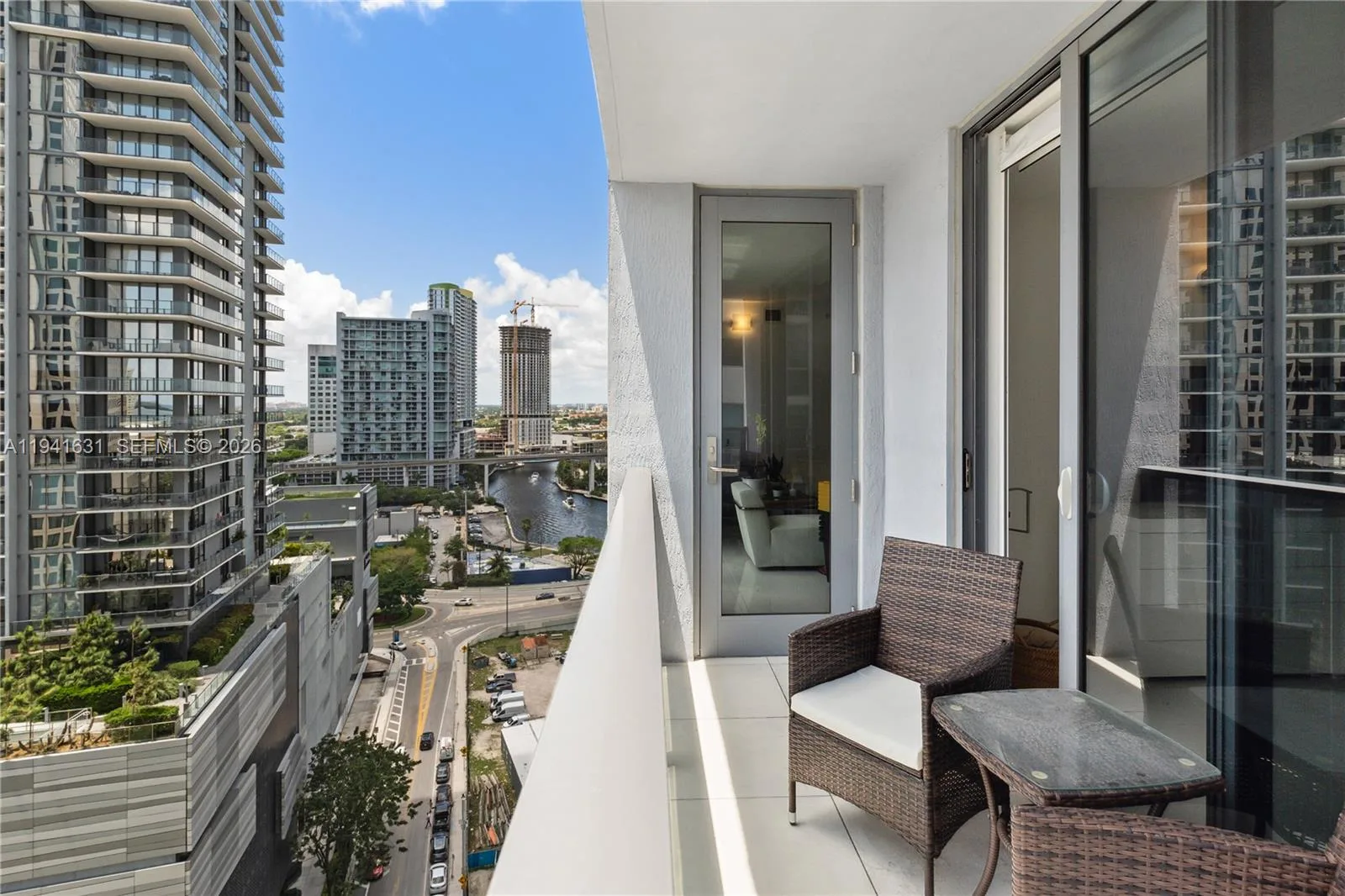 31 SE 6 # 2007, Miami, FL 33131 photo 9