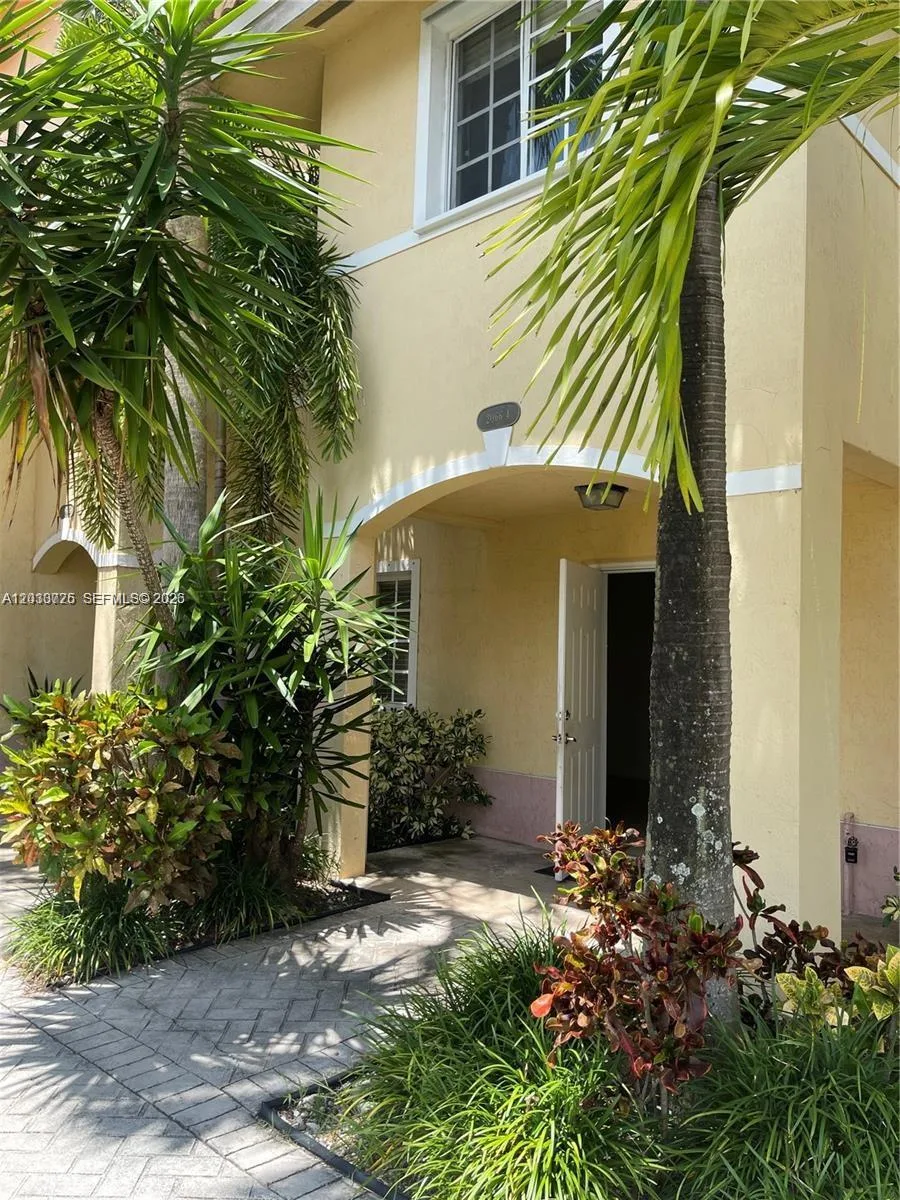 2066 NE 167th St # 3-108, North Miami Beach, FL 33162 photo 2