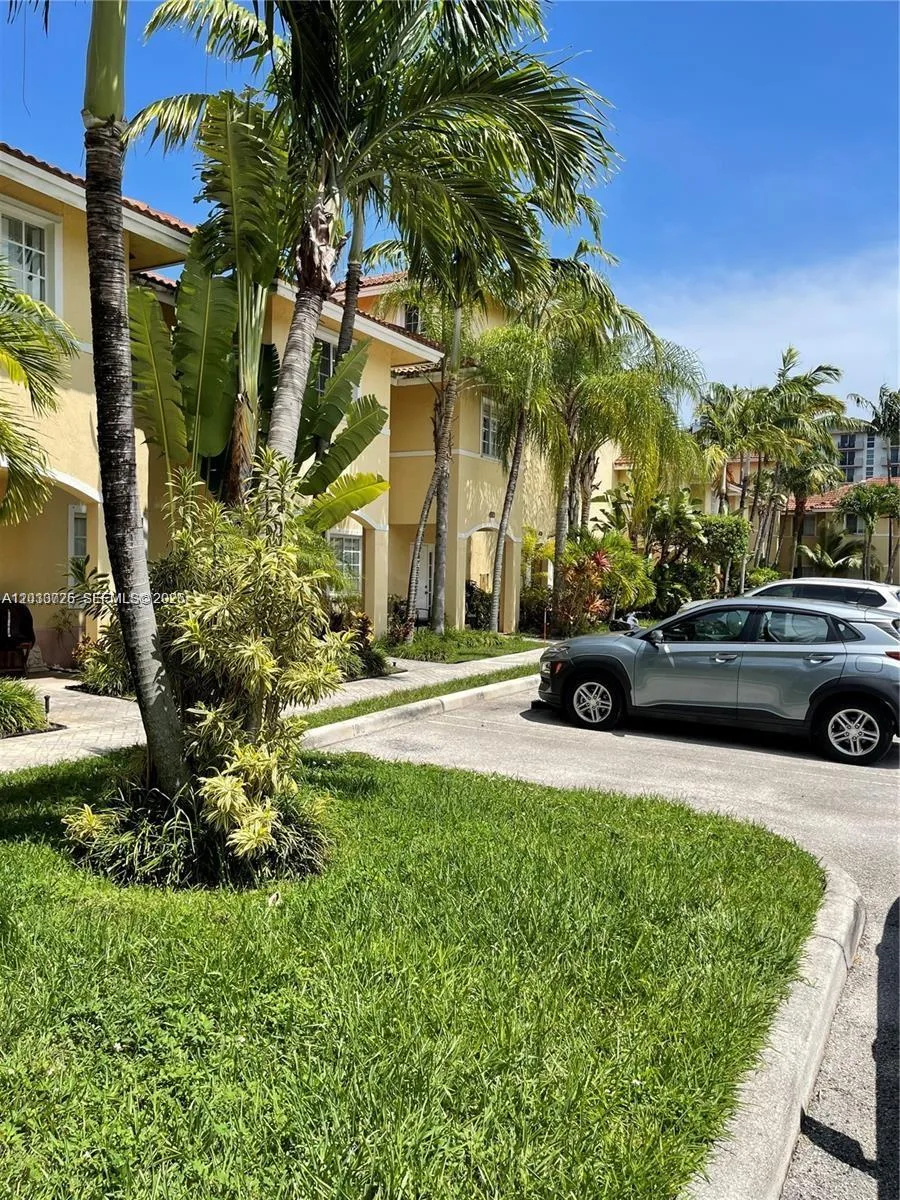2066 NE 167th St # 3-108, North Miami Beach, FL 33162 photo 4