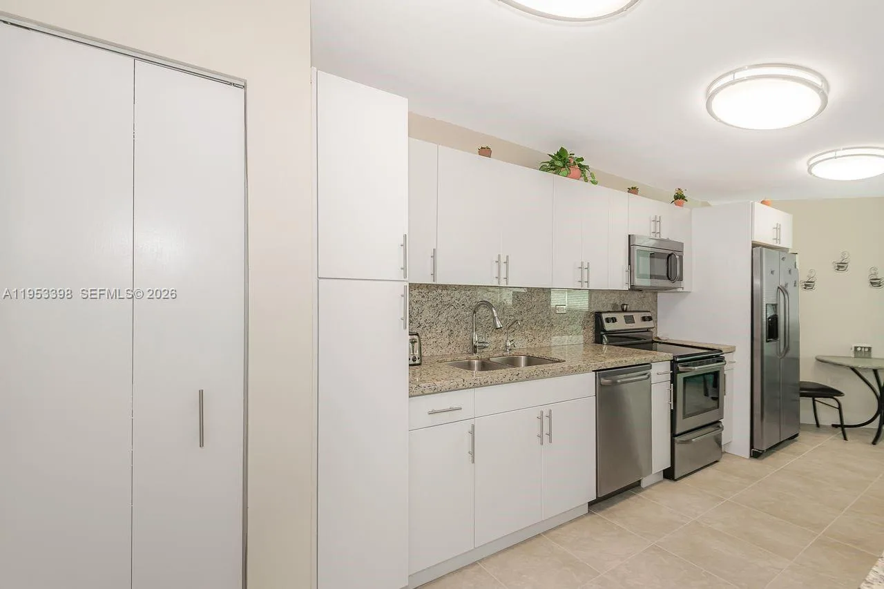 7135 Collins Ave # 722, Miami Beach, FL 33141 photo 10