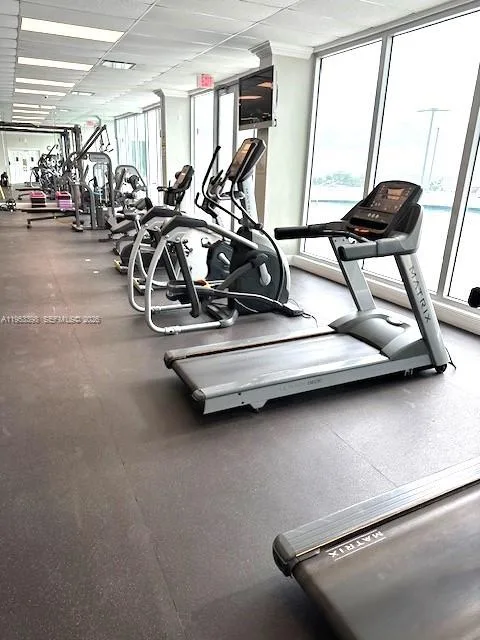 7135 Collins Ave # 722, Miami Beach, FL 33141 photo 3