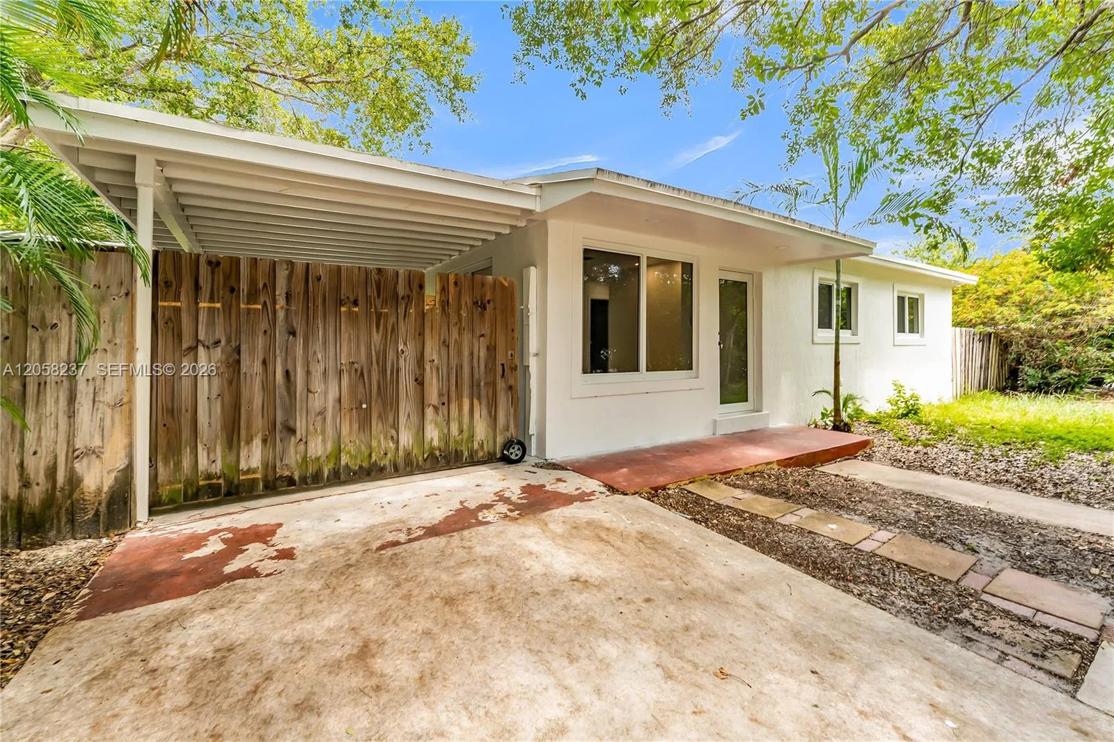 3611 SW 36th St, West Park, FL 33023