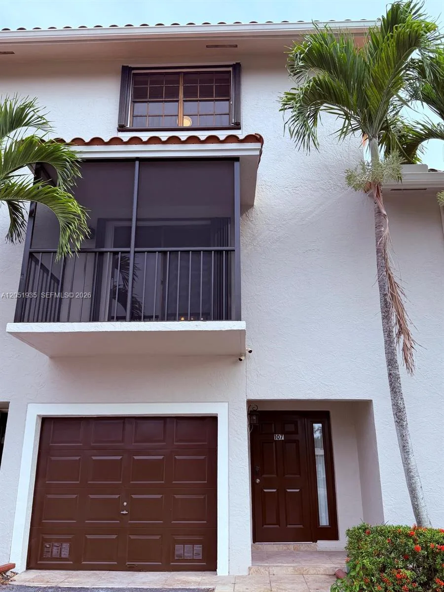 9850 Hammocks Blvd # 107, Miami, FL 33196