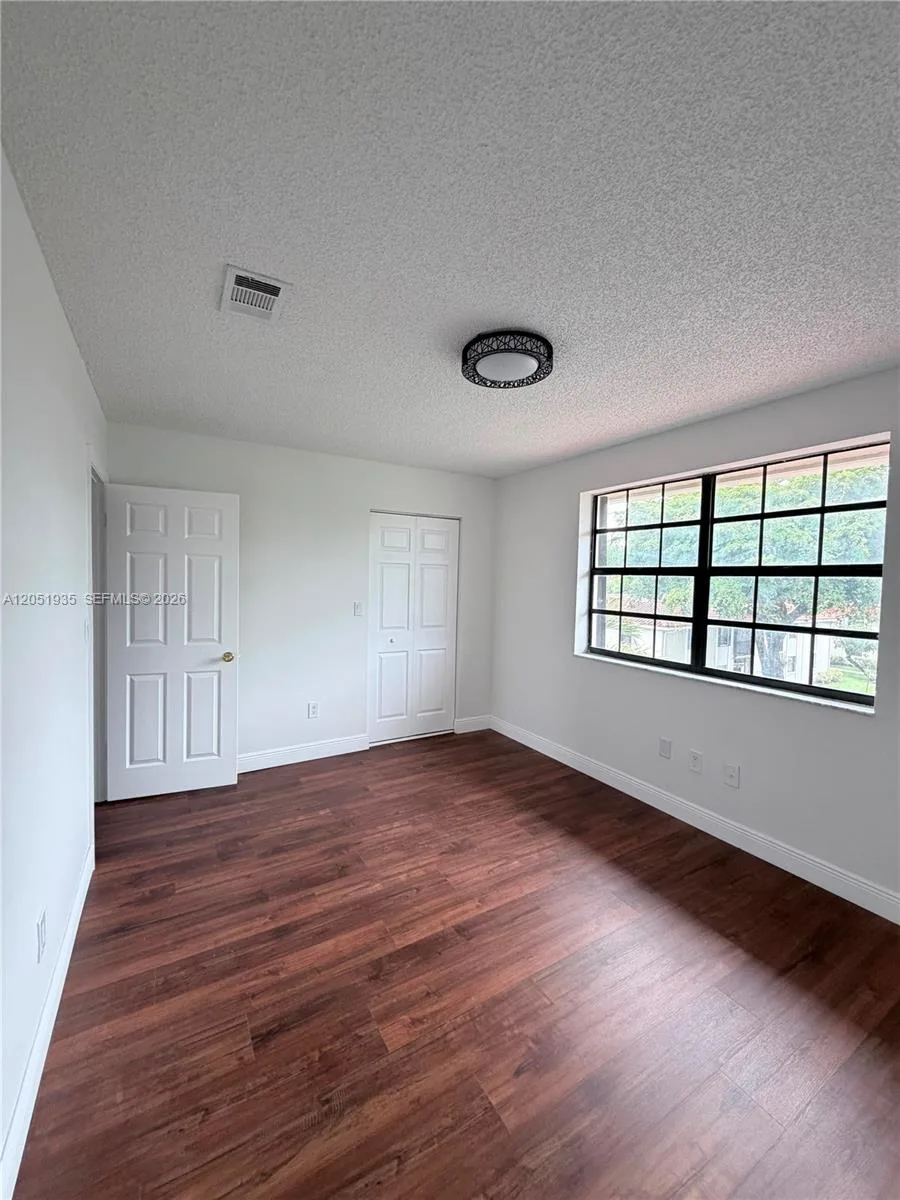 9850 Hammocks Blvd # 107, Miami, FL 33196 photo 3