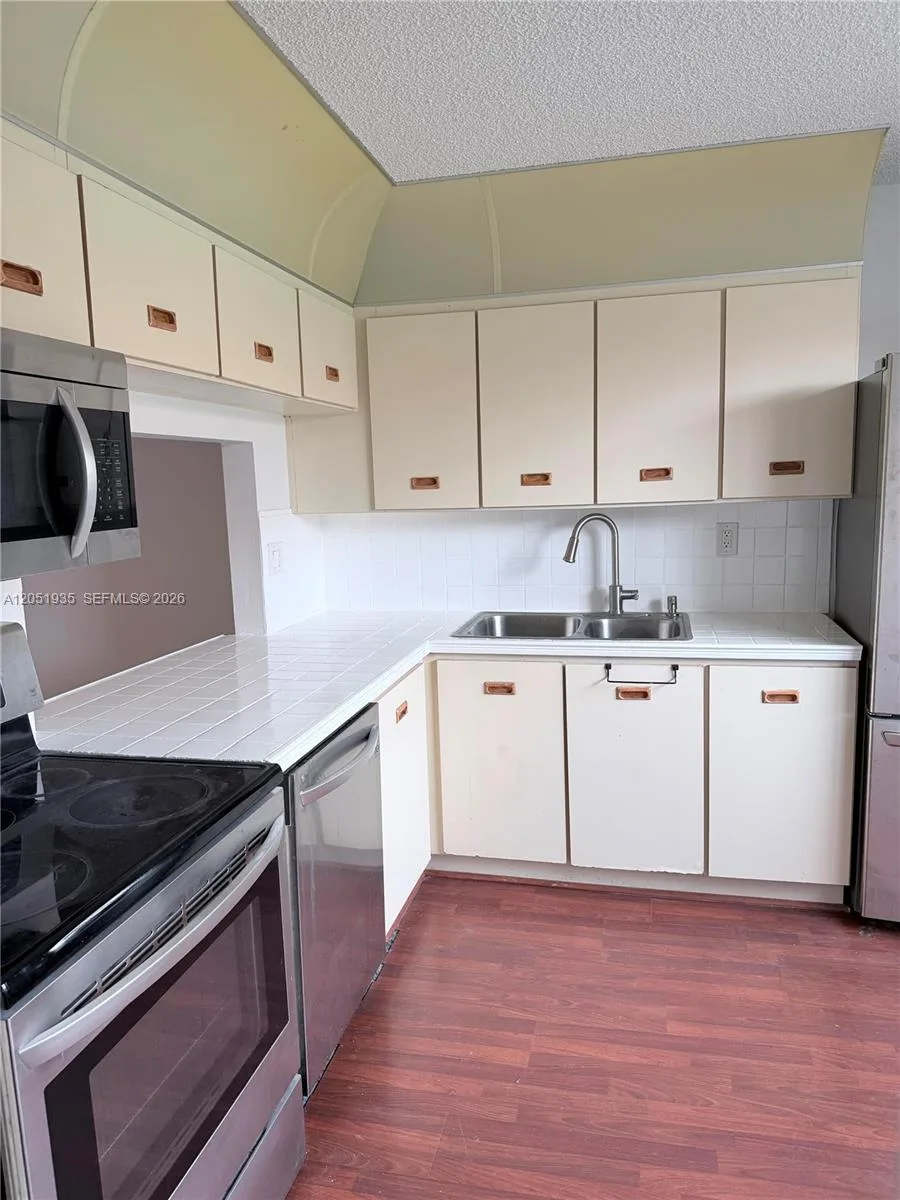 9850 Hammocks Blvd # 107, Miami, FL 33196 photo 6