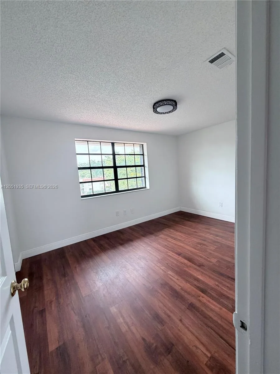 9850 Hammocks Blvd # 107, Miami, FL 33196 photo 9