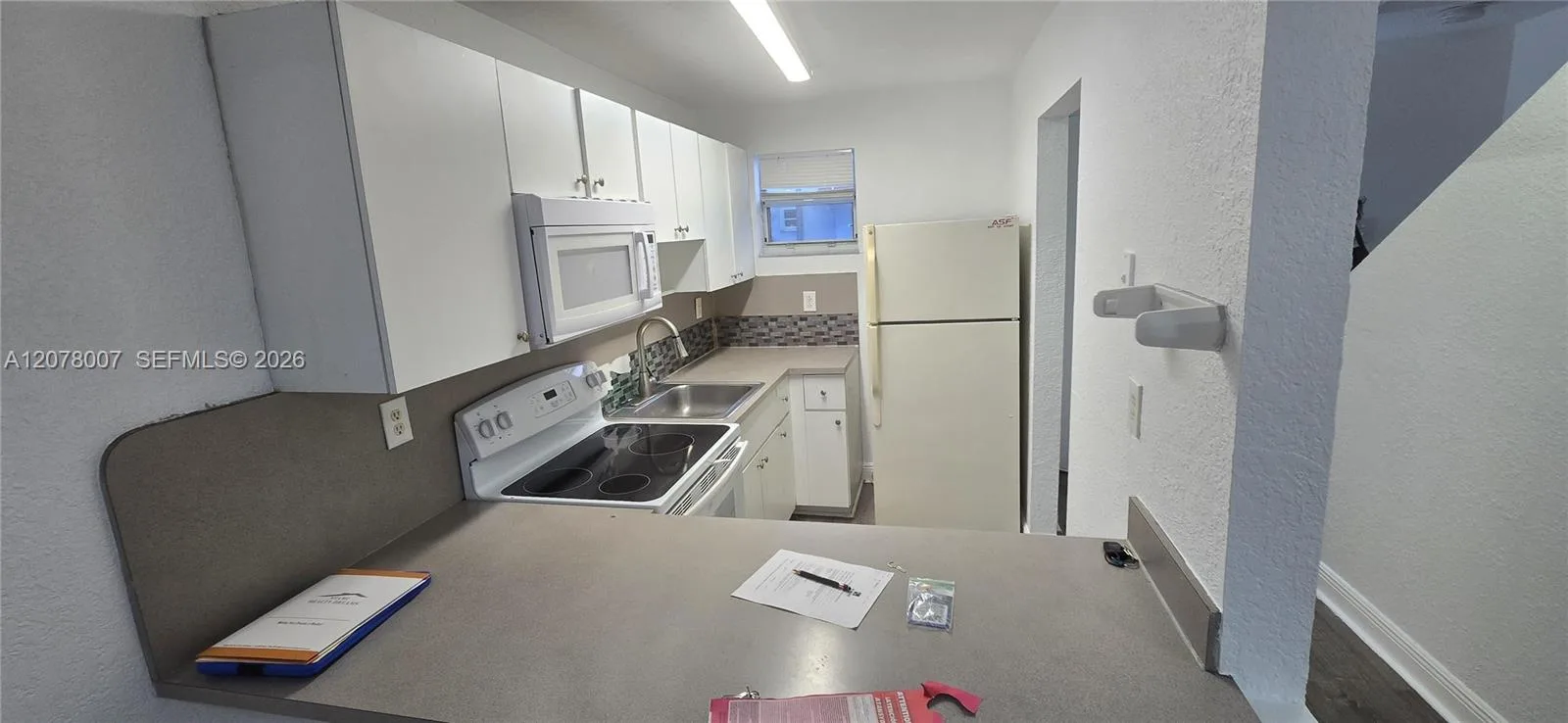 8027 NW 8th St # 13, Miami, FL 33126 photo 3