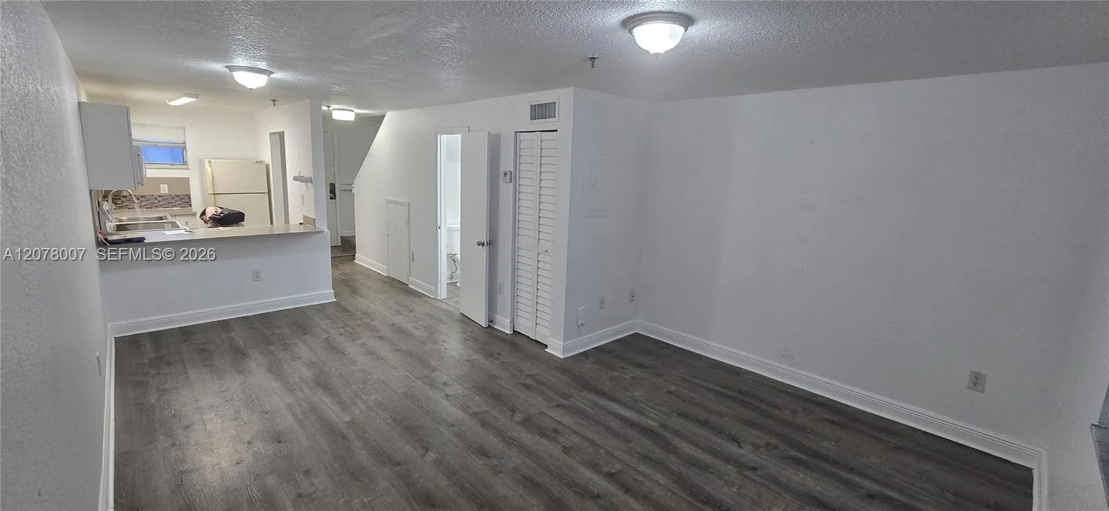 8027 NW 8th St # 13, Miami, FL 33126 photo 5