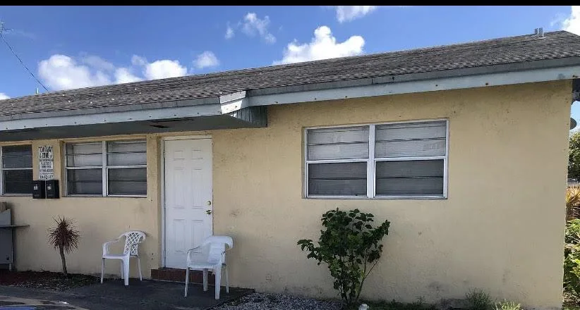 403 NW 2nd Street, Hallandale Beach, FL 33009