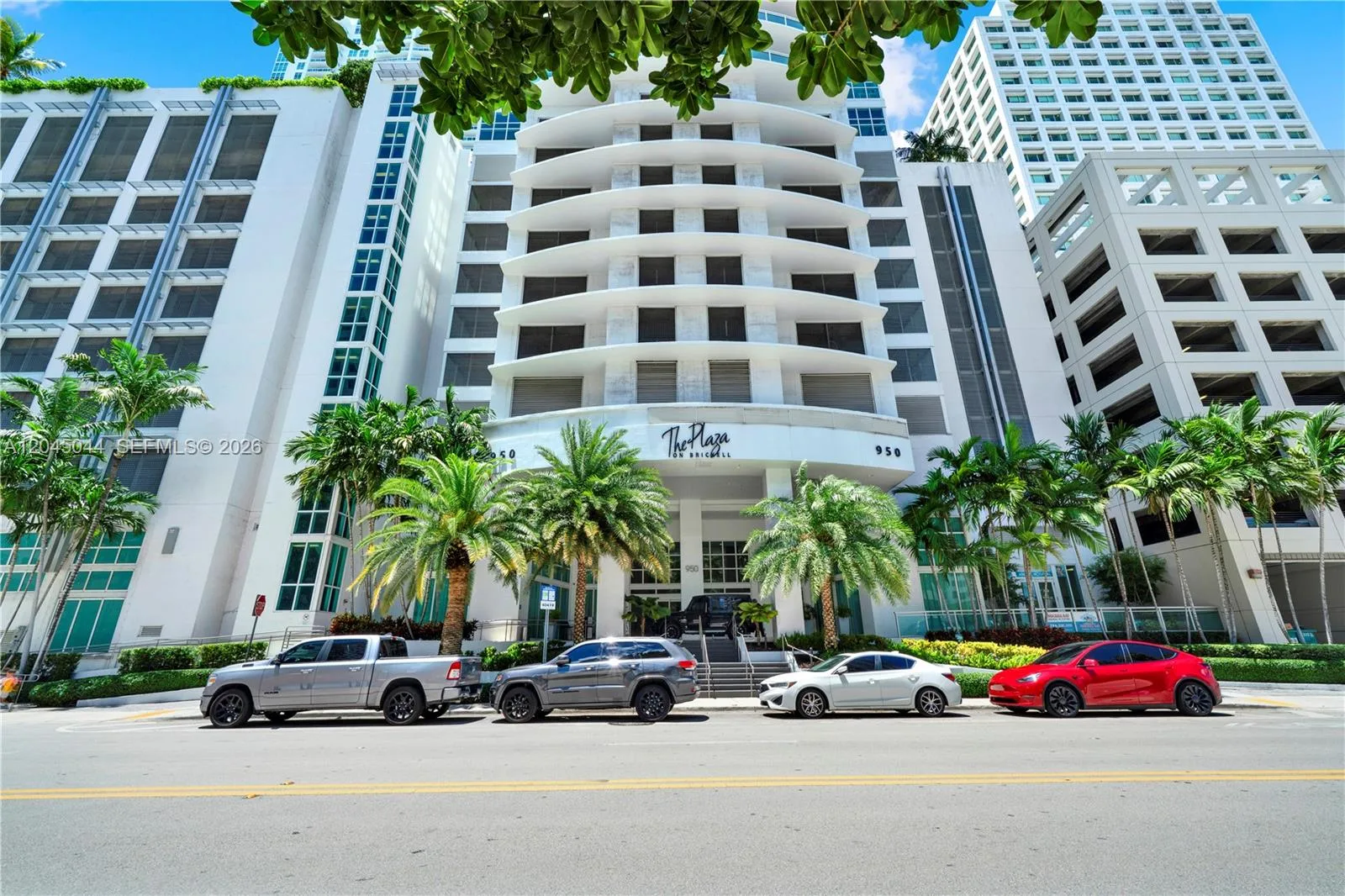 950 Brickell Bay Dr # 802, Miami, FL 33131
