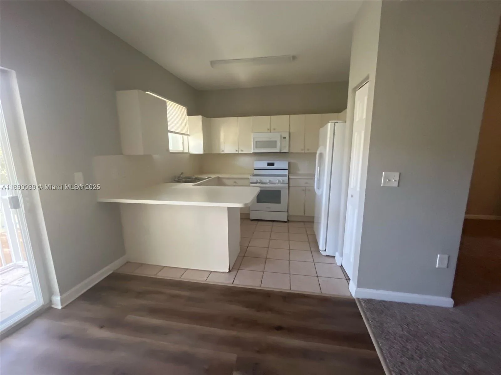 2731 NE 3rd Dr # 203, Homestead, FL 33033 photo 4