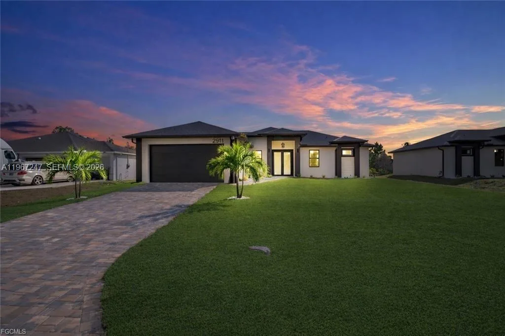 2911 46th st w, Lehigh Acres, FL 33971