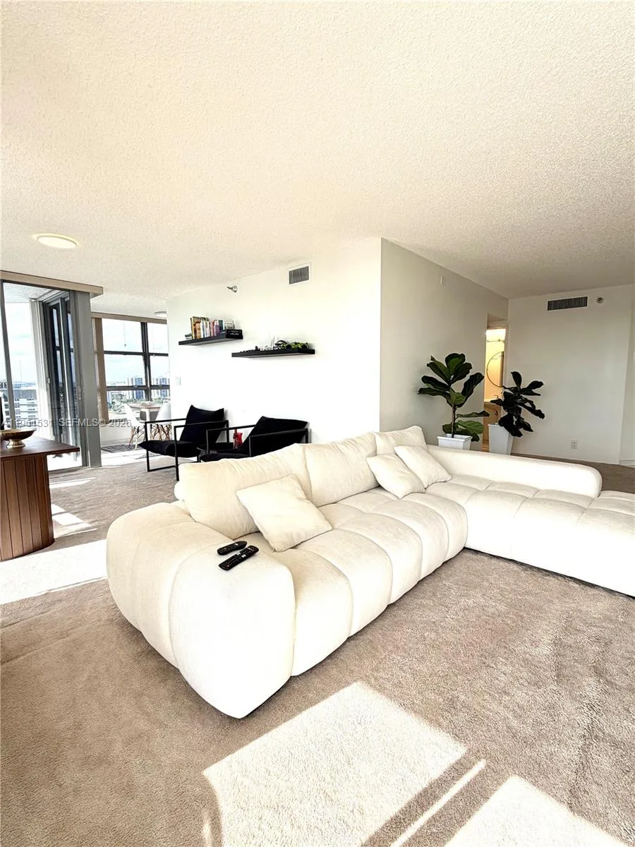 3530 Mystic Pointe Dr # 2605, Aventura, FL 33180 photo 2