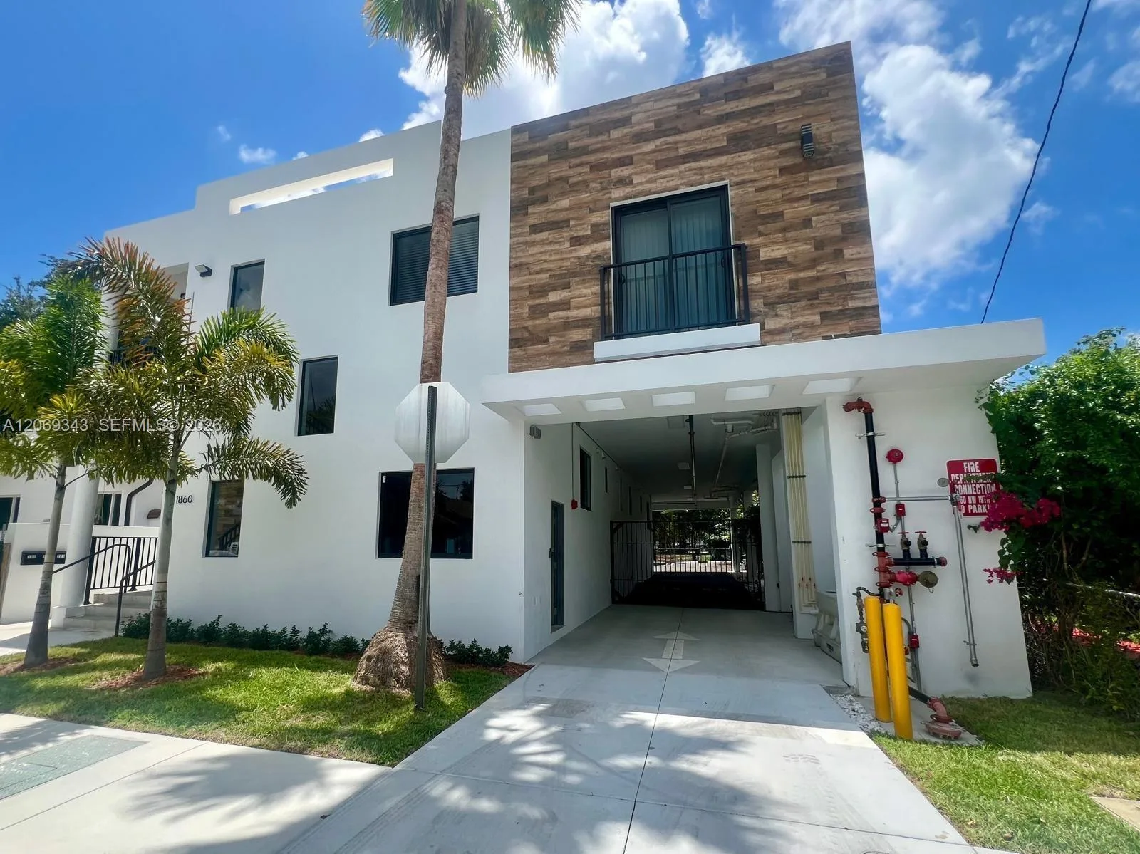 1860 NW 19th St # 202, Miami, FL 33125