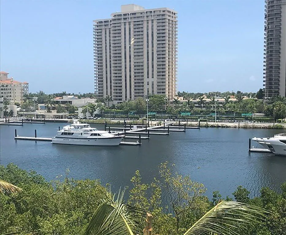 19701 E Country Club Dr # 5606, Aventura, FL 33180