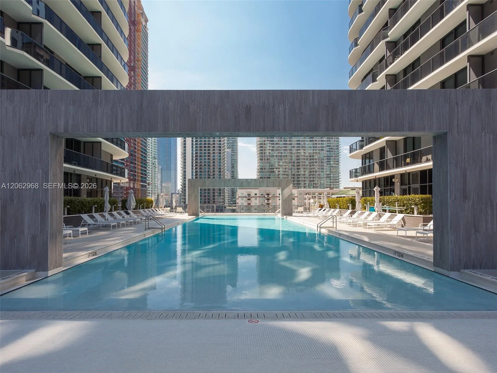 55 SW 9th St # 3507, Miami, FL 33130 photo 2