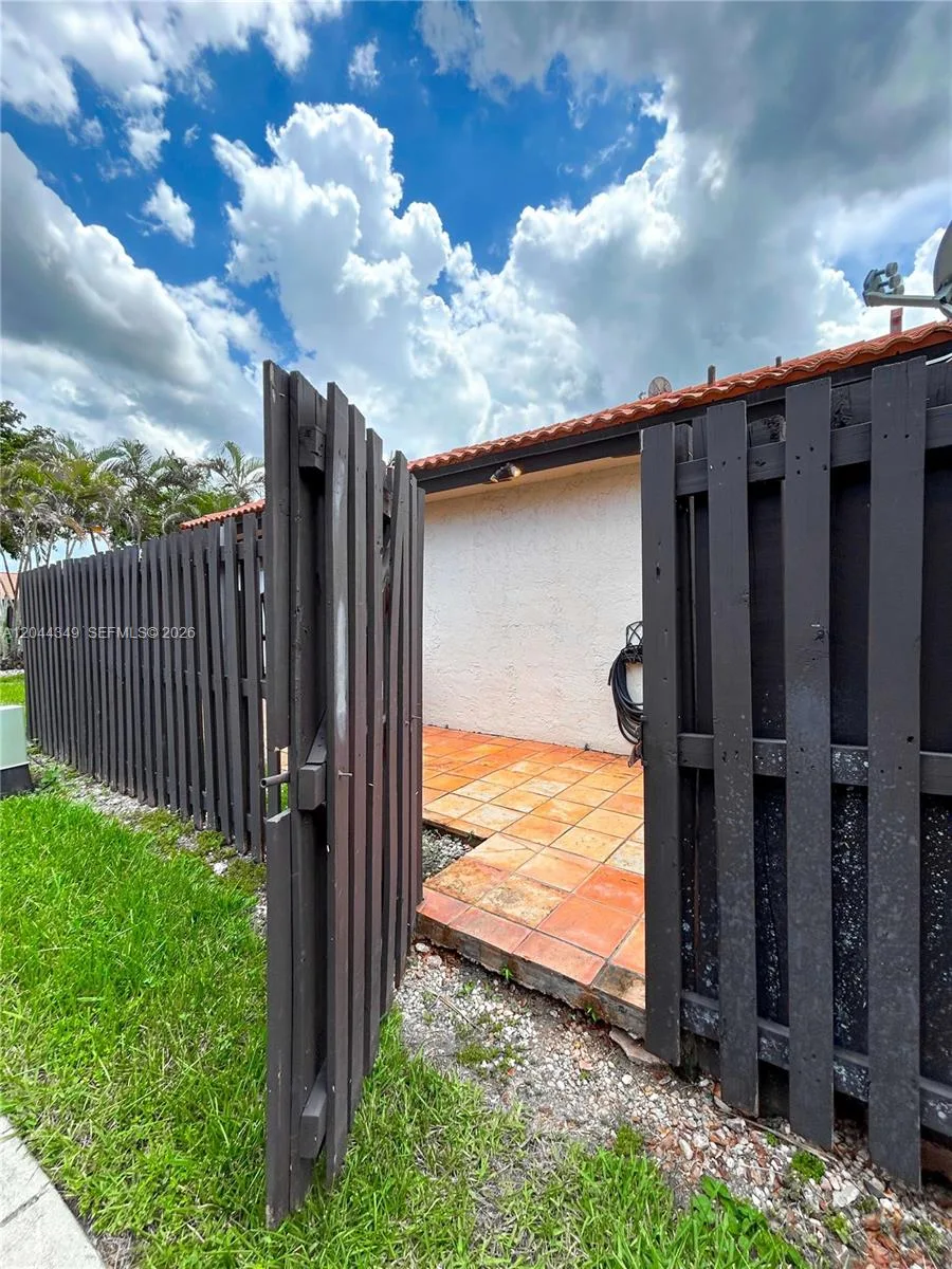 14970 SW 48th Ter # 27G, Miami, FL 33185 photo 10