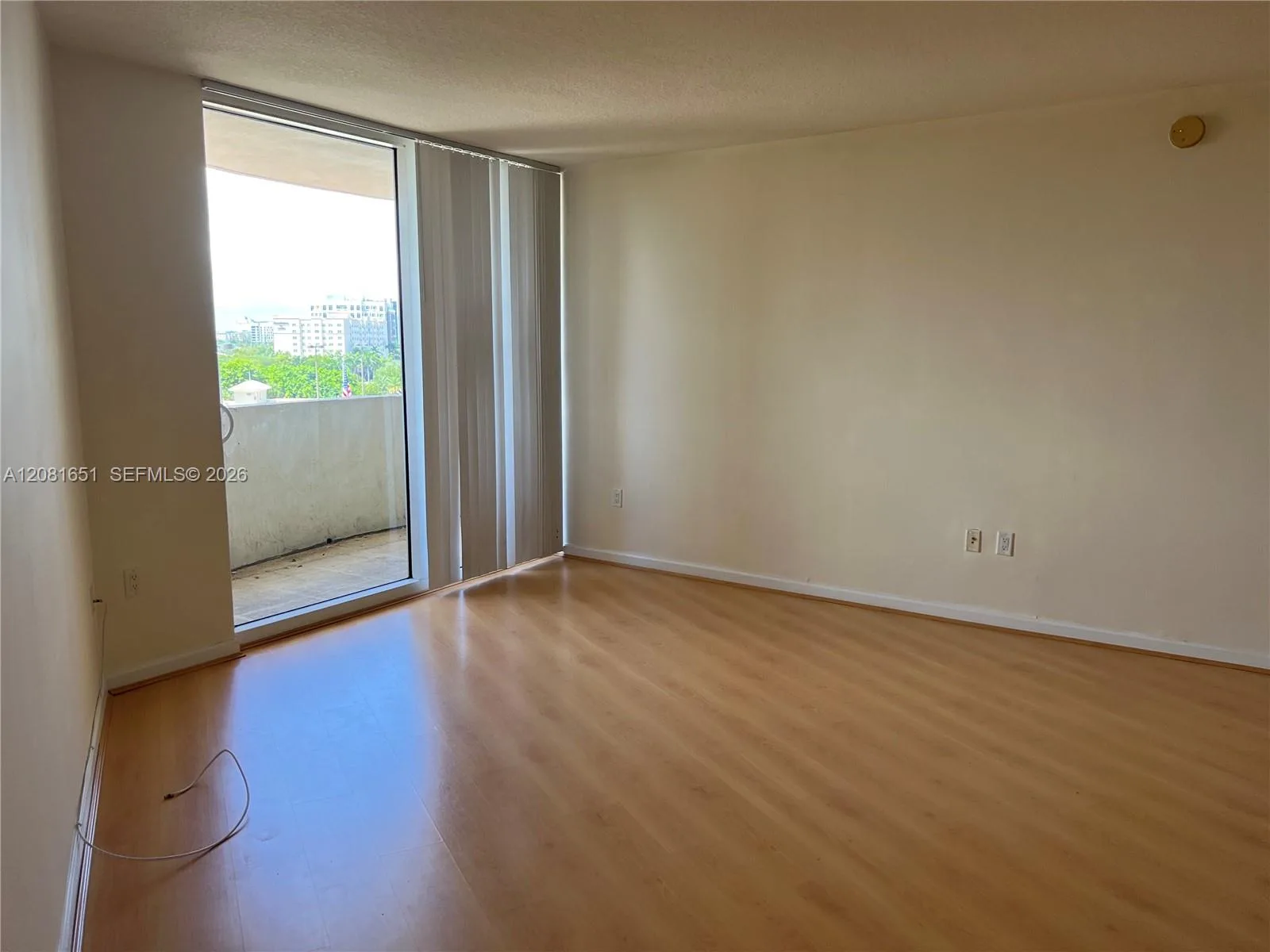 19501 W Country Club Dr # 611, Aventura, FL 33180 photo 3