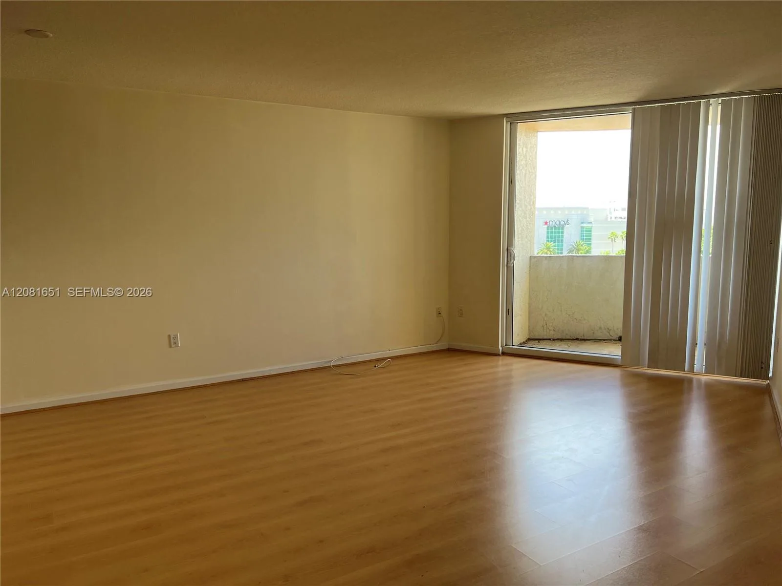 19501 W Country Club Dr # 611, Aventura, FL 33180 photo 7