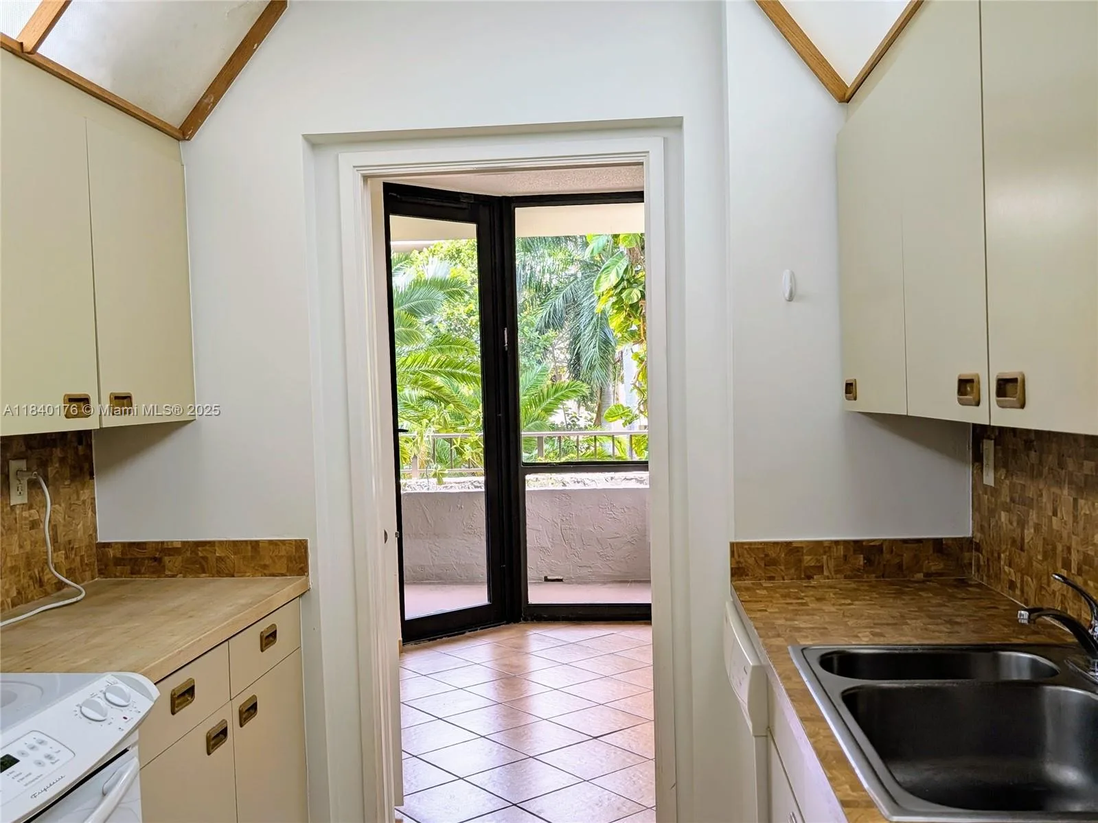 181 Crandon Blvd # 206, Key Biscayne, FL 33149 photo 6