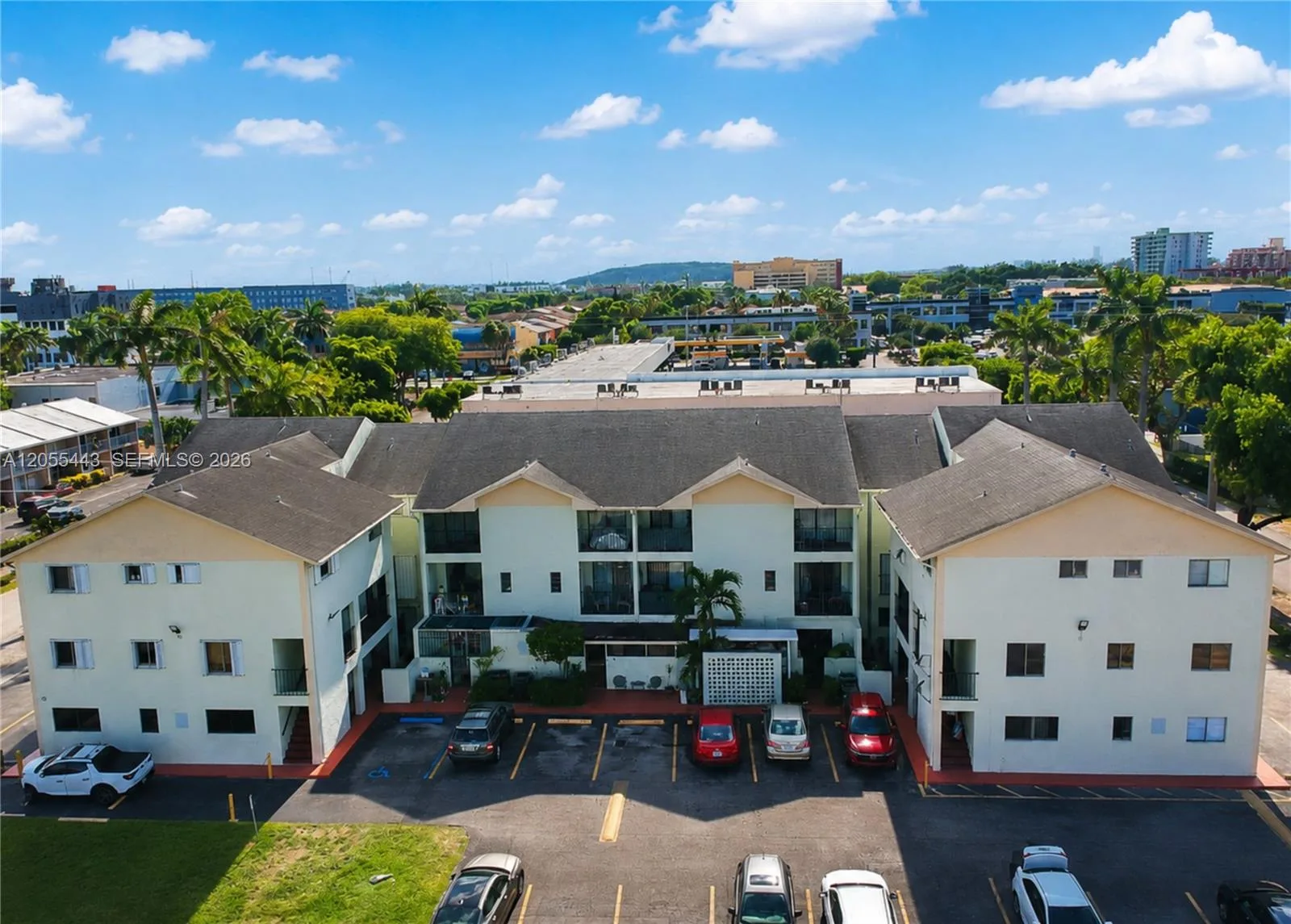1521 W 42nd Pl # 18, Hialeah, FL 33012