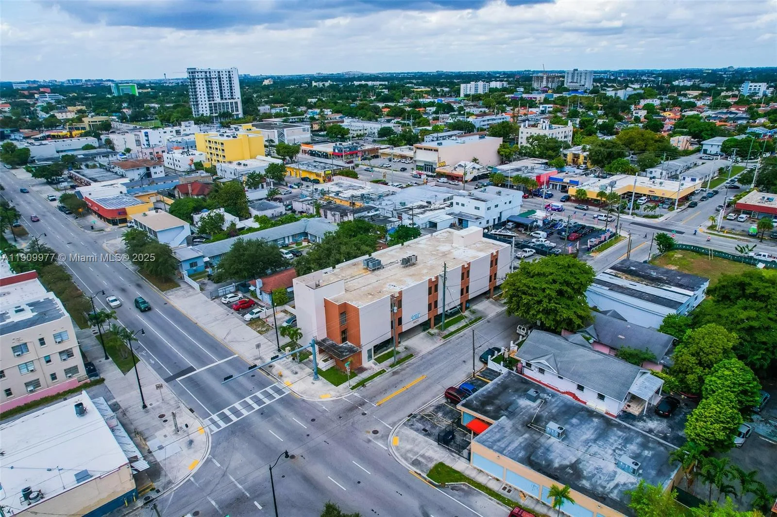 1901 SW 1st St, Miami, FL 33135 photo 3