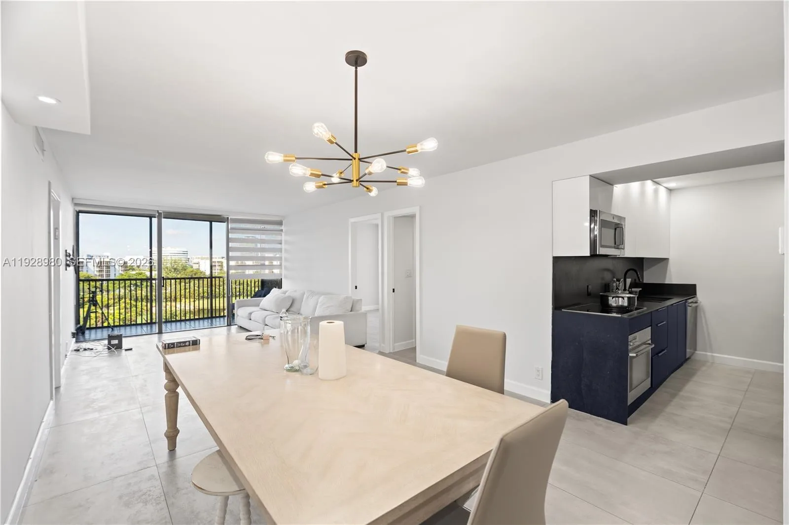 20301 W Country Club Dr # 722, Aventura, FL 33180 photo 4