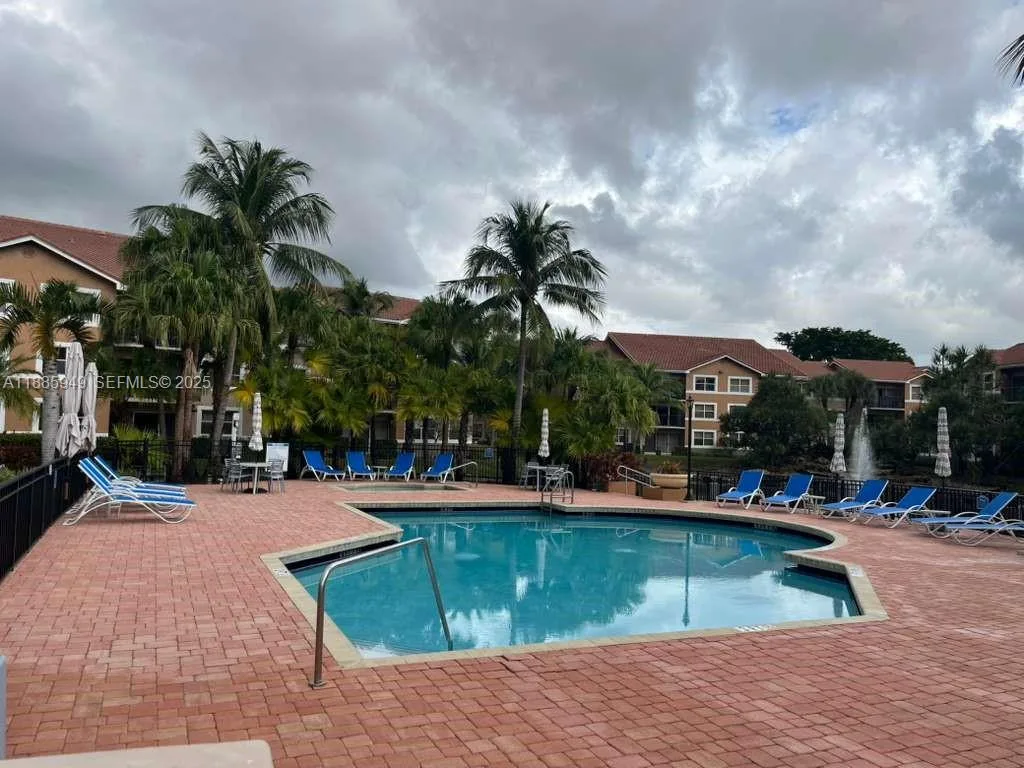 8821 Wiles Rd # 102, Coral Springs, FL 33067