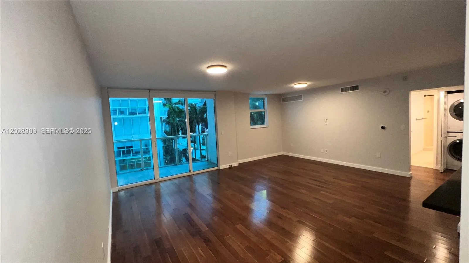 31 SE 5th St # 411, Miami, FL 33131