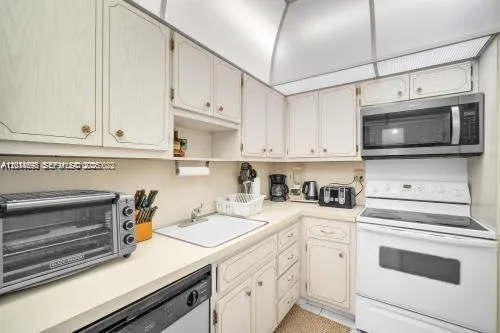 1950 S Ocean Dr # 4D, Hallandale Beach, FL 33009 photo 10
