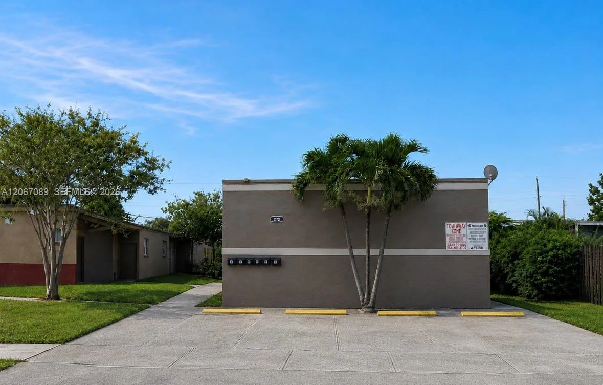 272 SW 3rd St # A-D, Deerfield Beach, FL 33441