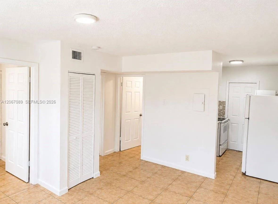 272 SW 3rd St # A-D, Deerfield Beach, FL 33441 photo 3