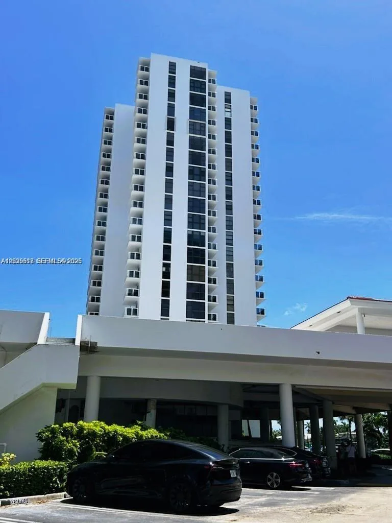 20515 E Country Club Dr # 142, Aventura, FL 33180
