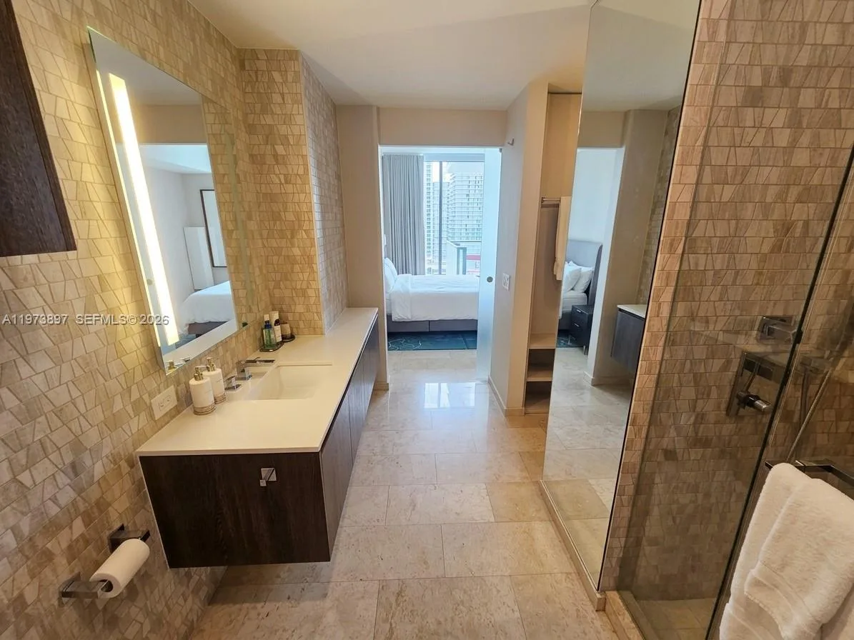 68 SE 6th St # 1806, Miami, FL 33131 photo 11
