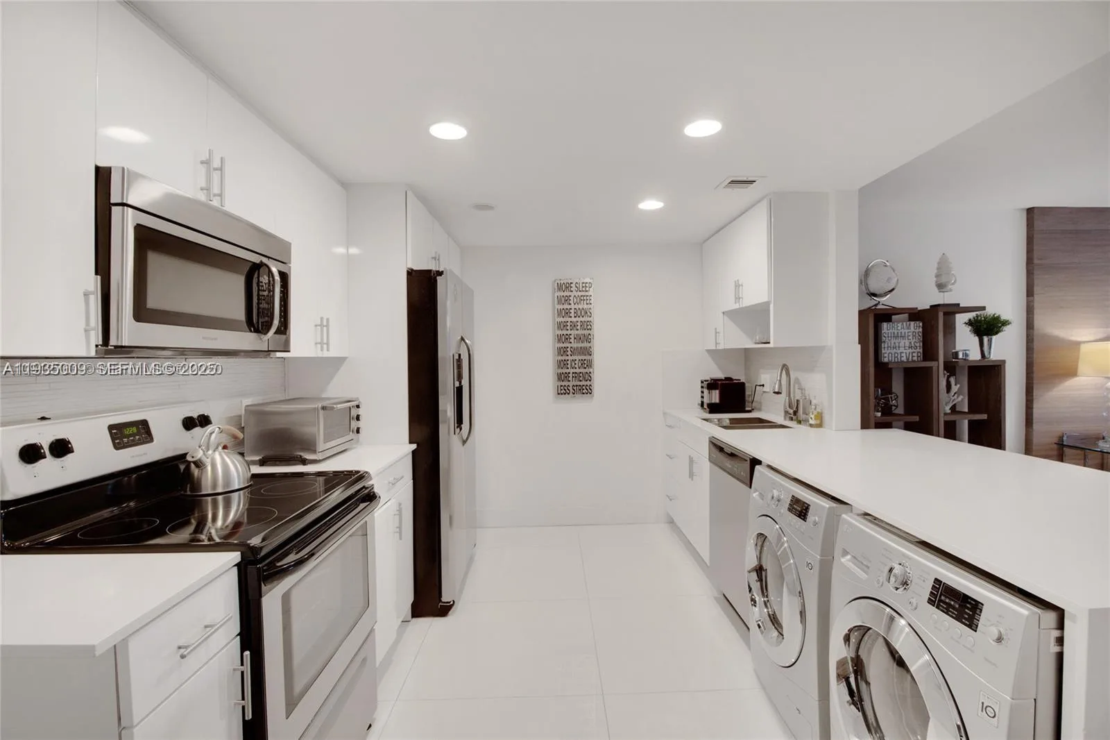 155 Ocean Lane Dr # 104, Key Biscayne, FL 33149 photo 3