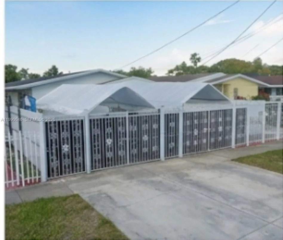 2373 NW 33rd St, Miami, FL 33142