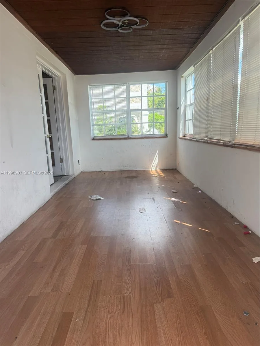 634 SW 10th Ave, Miami, FL 33130 photo 2