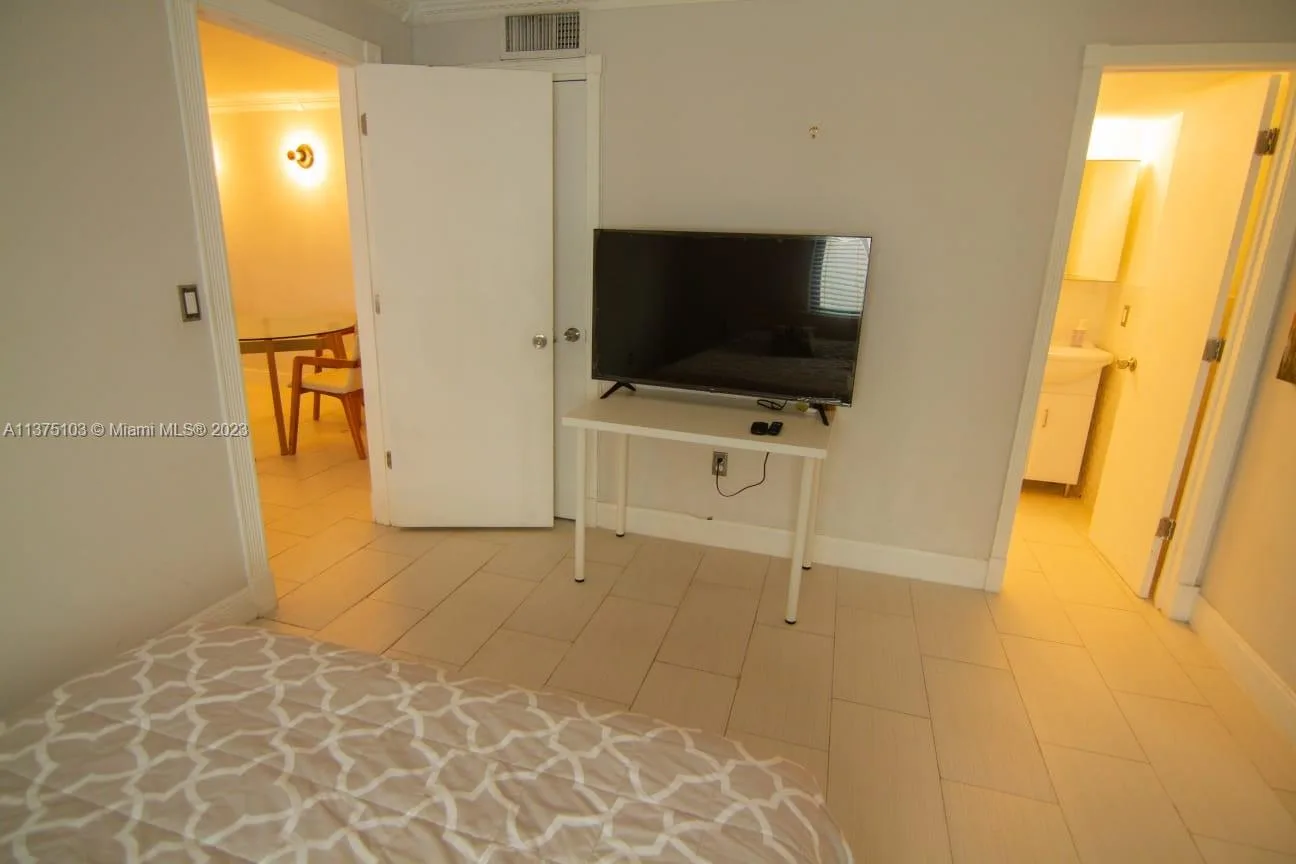 753 Michigan Ave # 2C, Miami Beach, FL 33139 photo 4