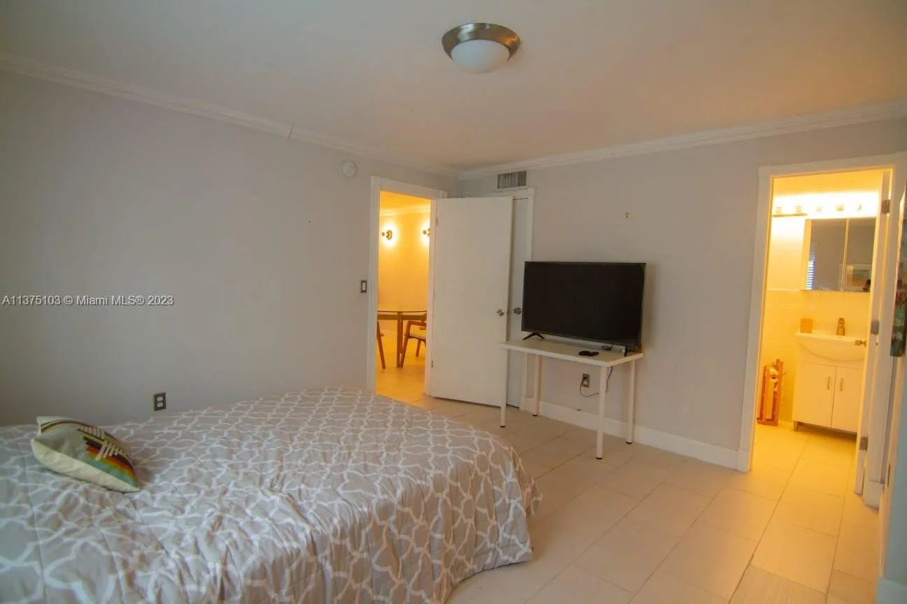 753 Michigan Ave # 2C, Miami Beach, FL 33139 photo 6